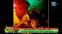 Noticia: VIDEO | ¡Manoseado! Una fanática tocó partes íntimas de Chyno Miranda en pleno concierto VIDEO | ¡Manoseado! Una fanática tocó partes íntimas de Chyno Miranda en pleno concierto