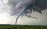 Noticia: VIDEOS: Un gigantesco tornado azotó Rumanía VIDEOS: Un gigantesco tornado azotó Rumanía