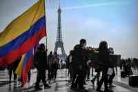 Noticia: VIDEO: marcha de París a La Haya por muerte de activistas en Colombia VIDEO: marcha de París a La Haya por muerte de activistas en Colombia