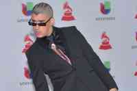 Noticia: Bad Bunny confesó estar "enamorado" tras filtrarse foto con su novia Bad Bunny confesó estar "enamorado" tras filtrarse foto con su novia