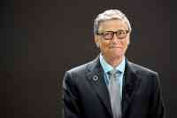 Noticia: FOTO: captan a Bill Gates haciendo cola por una hamburguesa FOTO: captan a Bill Gates haciendo cola por una hamburguesa