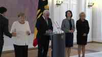 Noticia: VIDEO | Merkel vuelve a sufrir temblores ¿qué pasa con la salud de la canciller alemana? VIDEO | Merkel vuelve a sufrir temblores ¿qué pasa con la salud de la canciller alemana?
