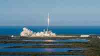 Noticia: China lanza por primera vez un cohete espacial desde el mar China lanza por primera vez un cohete espacial desde el mar