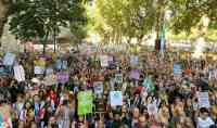 Noticia: VIDEO | Más de 40 mil personas se movilizaron contra el cambio climático VIDEO | Más de 40 mil personas se movilizaron contra el cambio climático