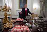Noticia: VIDEO: Trump encarga comida rápida para recepción en la Casa Blanca VIDEO: Trump encarga comida rápida para recepción en la Casa Blanca