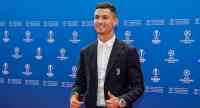 Noticia: Nueve ceros a favor de Cristiano: Ronaldo se convierte en el primer futbolista milmillonario de la historia Nueve ceros a favor de Cristiano: Ronaldo se convierte en el primer futbolista milmillonario de la historia