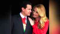 Noticia: Angélica Rivera pide a Peña Nieto 35 autos y vuelos privados para firmar divorcio Angélica Rivera pide a Peña Nieto 35 autos y vuelos privados para firmar divorcio