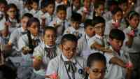 Noticia: Se suicidan 21 estudiantes tras reprobar un examen Se suicidan 21 estudiantes tras reprobar un examen