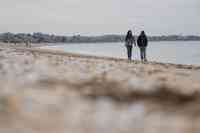 Noticia: Francia reabre sus playas sólo para bañarse o hacer deporte Francia reabre sus playas sólo para bañarse o hacer deporte
