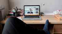 Noticia: Un hombre mata a su padre durante una teleconferencia de Zoom Un hombre mata a su padre durante una teleconferencia de Zoom