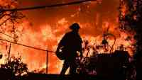 Noticia: Una compañía eléctrica podría ser la responsable del gran incendio en California Una compañía eléctrica podría ser la responsable del gran incendio en California