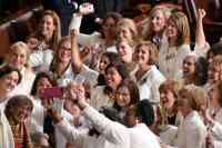 Noticia: ¿Por qué había tantas mujeres vestidas de blanco durante el discurso de Donald Trump? ¿Por qué había tantas mujeres vestidas de blanco durante el discurso de Donald Trump?