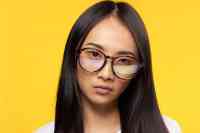 Noticia: Prohíben que las mujeres de Japón usen lentes en el trabajo Prohíben que las mujeres de Japón usen lentes en el trabajo