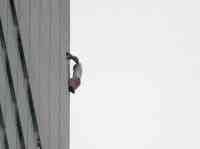 Noticia: VIDEO | Escaló el edificio más alto de Europa occidental sin ningún equipo de seguridad VIDEO | Escaló el edificio más alto de Europa occidental sin ningún equipo de seguridad