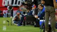 Noticia: VIDEO | Maradona recibe 'misteriosa sustancia' mientras dirige en banca de suplentes VIDEO | Maradona recibe 'misteriosa sustancia' mientras dirige en banca de suplentes