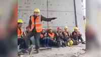 Noticia: VIDEO: Michael Jackson 'reencarnado' en un constructor VIDEO: Michael Jackson 'reencarnado' en un constructor