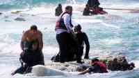 Noticia: Unos 60 migrantes muertos en naufragio en el Mediterráneo Unos 60 migrantes muertos en naufragio en el Mediterráneo