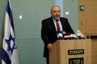 Noticia: VIDEO: Ministro israelí de Defensa dimite tras el alto el fuego en Gaza VIDEO: Ministro israelí de Defensa dimite tras el alto el fuego en Gaza
