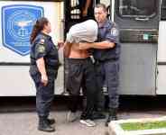 Noticia: Cinco detenidos por violar a una adolescente de 14 años en Argentina Cinco detenidos por violar a una adolescente de 14 años en Argentina