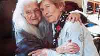 Noticia: Una mujer finalmente conoció a su madre, de 103 años Una mujer finalmente conoció a su madre, de 103 años