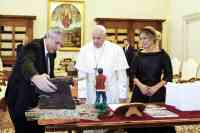 Noticia: El papa habla con el presidente argentino de deuda y pobreza El papa habla con el presidente argentino de deuda y pobreza