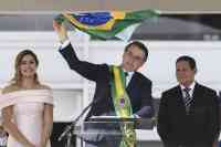 Noticia: Bolsonaro llama a "liberar Brasil de la corrupción, la criminalidad" y "la sumisión ideológica" Bolsonaro llama a "liberar Brasil de la corrupción, la criminalidad" y "la sumisión ideológica"