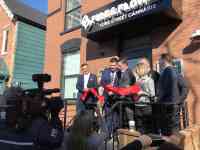 Noticia: VIDEO: abren tiendas de cannabis recreativo en mayor mercado de Canadá VIDEO: abren tiendas de cannabis recreativo en mayor mercado de Canadá