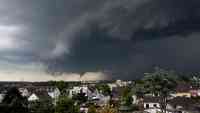 Noticia: VIDEO: Un doble tornado arrasa el sur de Italia VIDEO: Un doble tornado arrasa el sur de Italia