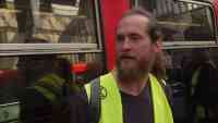 Noticia: Activistas contra el cambio climático interrumpen servicio de tren ligero en Londres Activistas contra el cambio climático interrumpen servicio de tren ligero en Londres