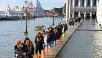 Noticia: Sube el agua y Venecia vuelve a quedar inundada Sube el agua y Venecia vuelve a quedar inundada