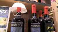Noticia: VIDEO | Se vende 'vino coronavirus' en España VIDEO | Se vende 'vino coronavirus' en España
