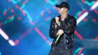 Noticia: Video| Wisin sufre terrible caída del escenario en pleno concierto Video| Wisin sufre terrible caída del escenario en pleno concierto