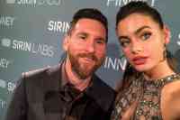 Noticia: ¿Lionel Messi se incomodó al posar junto a modelo israelí Yael Shelbia? ¿Lionel Messi se incomodó al posar junto a modelo israelí Yael Shelbia?