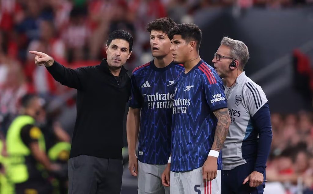 El defensa ecuatoriano Piero Hincapié sumó solo seis minutos desde su llegada al Arsenal. Foto: Cortesía