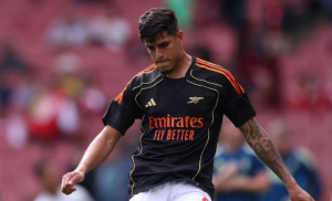 Piero Hincapié volvería a sumar minutos con Arsenal luego de superar una lesión de ingle.