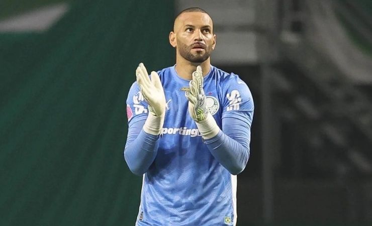 El portero titular Weverton se perderá la semifinal de la Copa Libertadores ante Liga de Quito tras confirmarse su lesión.
