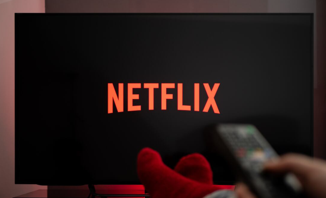 Aviso de Netflix: Si tienes un dispositivo antiguo, revisa la lista. A partir del 31 de octubre, algunos televisores y otros dispositivos dejarán de ser compatibles con la aplicación. ¡Asegúrate de poder seguir viendo tus series!