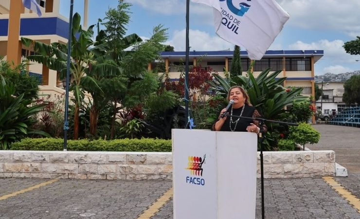 La ceremonia contará con la presencia de las autoridades de la Universidad de Guayaquil, directivos de la Facultad, docentes y familiares de los graduados.