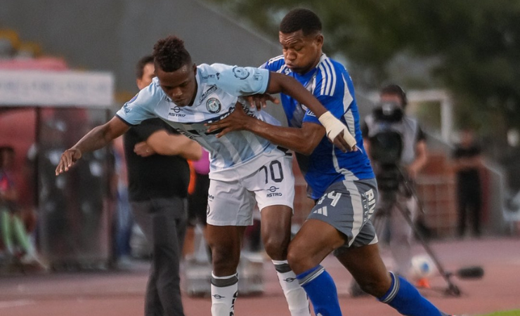 Emelec se metió entre los cuatro mejores de la Copa Ecuador al vencer en penales a Guayaquil City. Foto: @CSEmelec