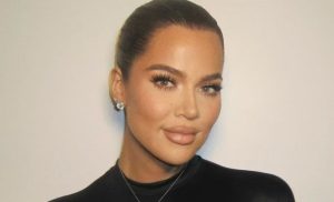 Khloé Kardashian reveló que no ha tenido relaciones sexuales en más de tres años y que encuentra plenitud y felicidad en su decisión.