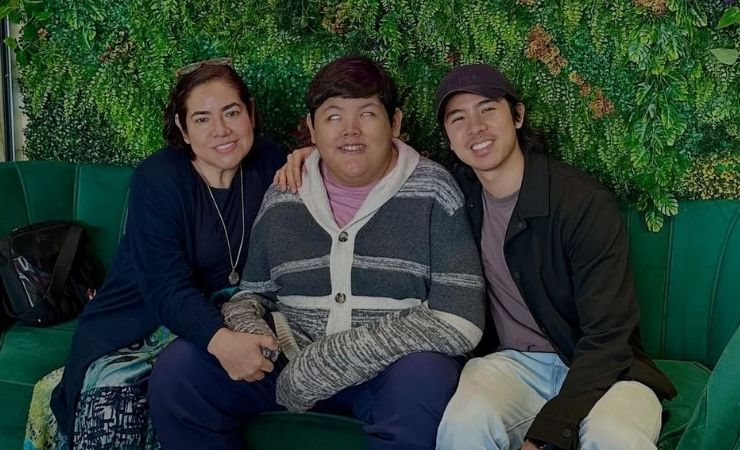 El intérprete utilizó su cuenta de Instagram para compartir la triste noticia, recordando con profundo amor al joven. Ren Kai regresó de China para acompañar a su familia en este momento de duelo.