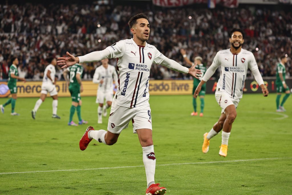 Con goles de Gabriel Villamil y Lisandro Alzugaray, Liga de Quito goleó a Palmeiras y sueña con jugar la final de Copa Libertadores.