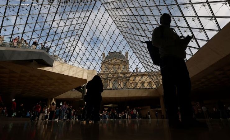 Uno de los arrestados fue interceptado en el aeropuerto Charles-de-Gaulle cuando intentaba salir del país.