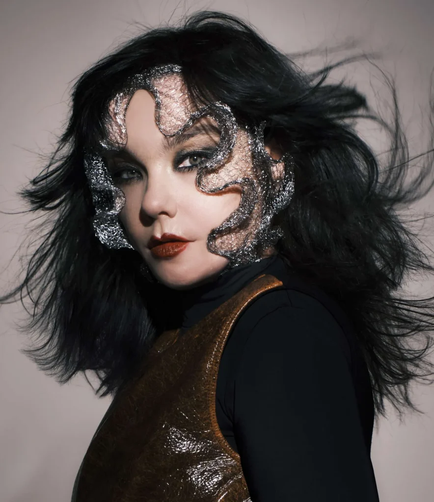 Berghain' reúne colaboraciones de primer nivel como la legendaria islandesa Björk.