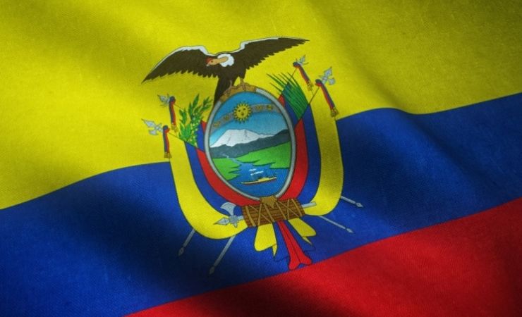 El actual emblema patrio oficial surgió en 1900, durante la presidencia del General Eloy Alfaro.