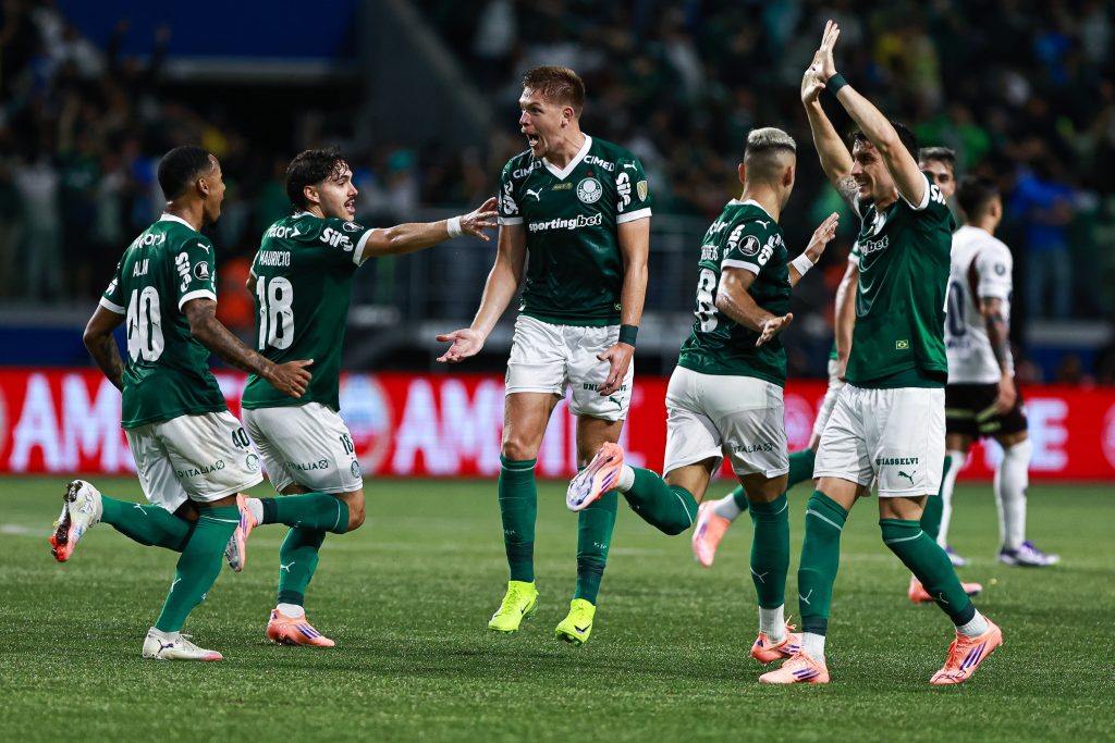 En una noche mágica de Copa Libertadores, Palmeiras goleó a LDU Quito y lo eliminó de una eventual final.