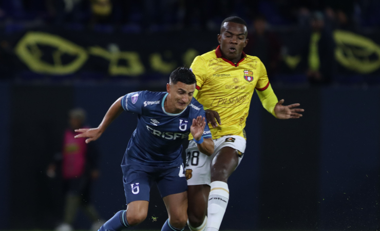 En un cotejo lleno de polémicas, Católica y Barcelona dividieron puntos en Chillo Jijón. Foto: LigaPro