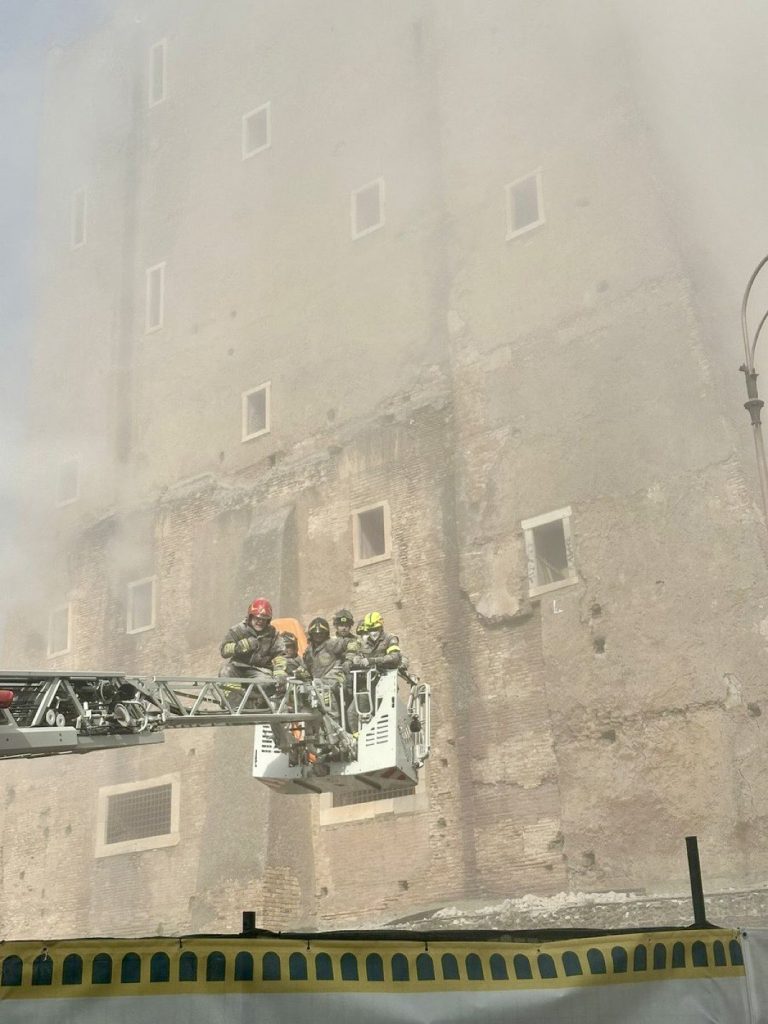 Un segundo intento con dos escaleras también se frustró.
