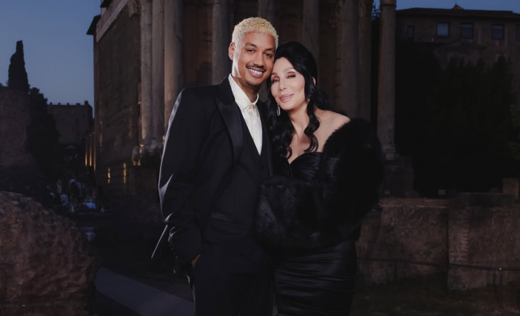 La cantante Cher vive una nueva etapa amorosa junto a Alexander Edwards, 40 años menor a ella. Foto: Instagram