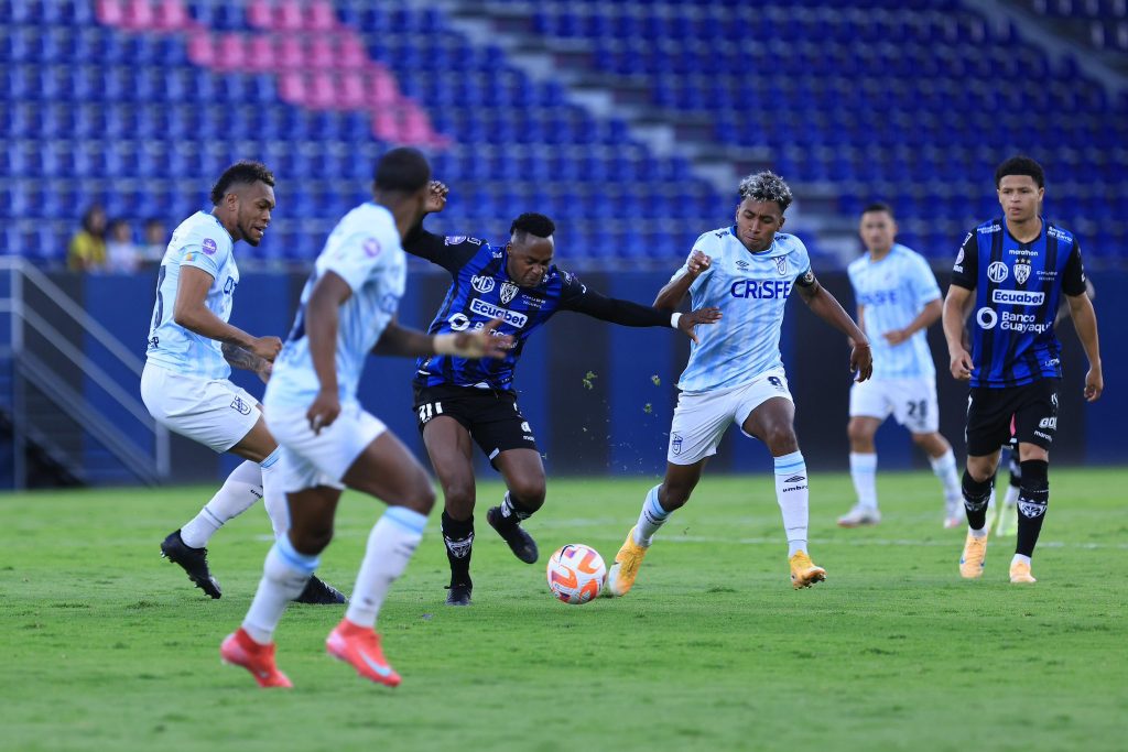 Con doblete de José Fajardo, el 'Trencito Azul' sorprendió a Independiente del Valle en Chillo Jijón. Foto: @IDV_EC